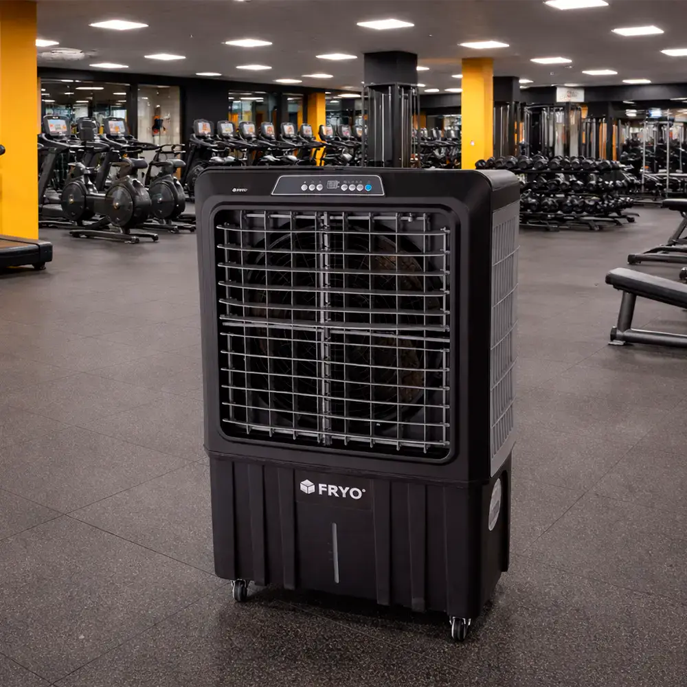 Ar condicionado portátil Fryo para resfriar ambientes de academias e espaços fitness.
