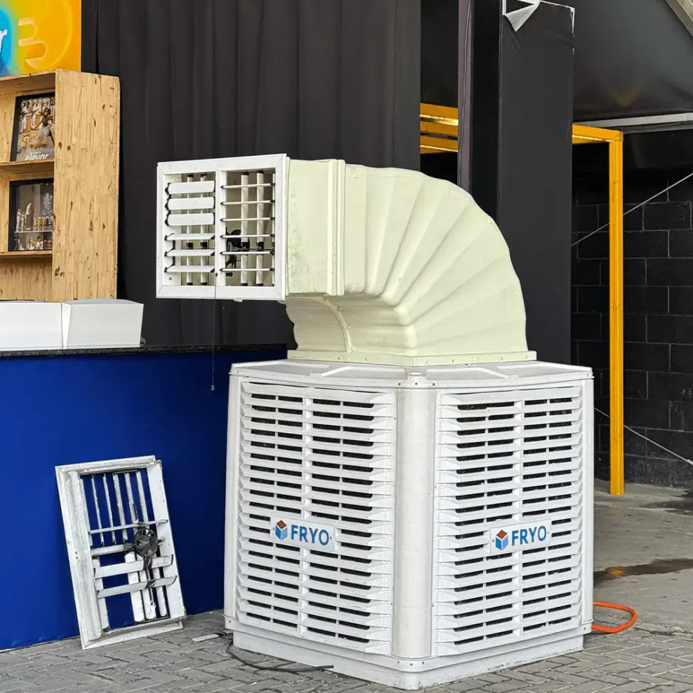 Ventilador de alta performance com filtros de qualidade, ideal para espaços amplos.